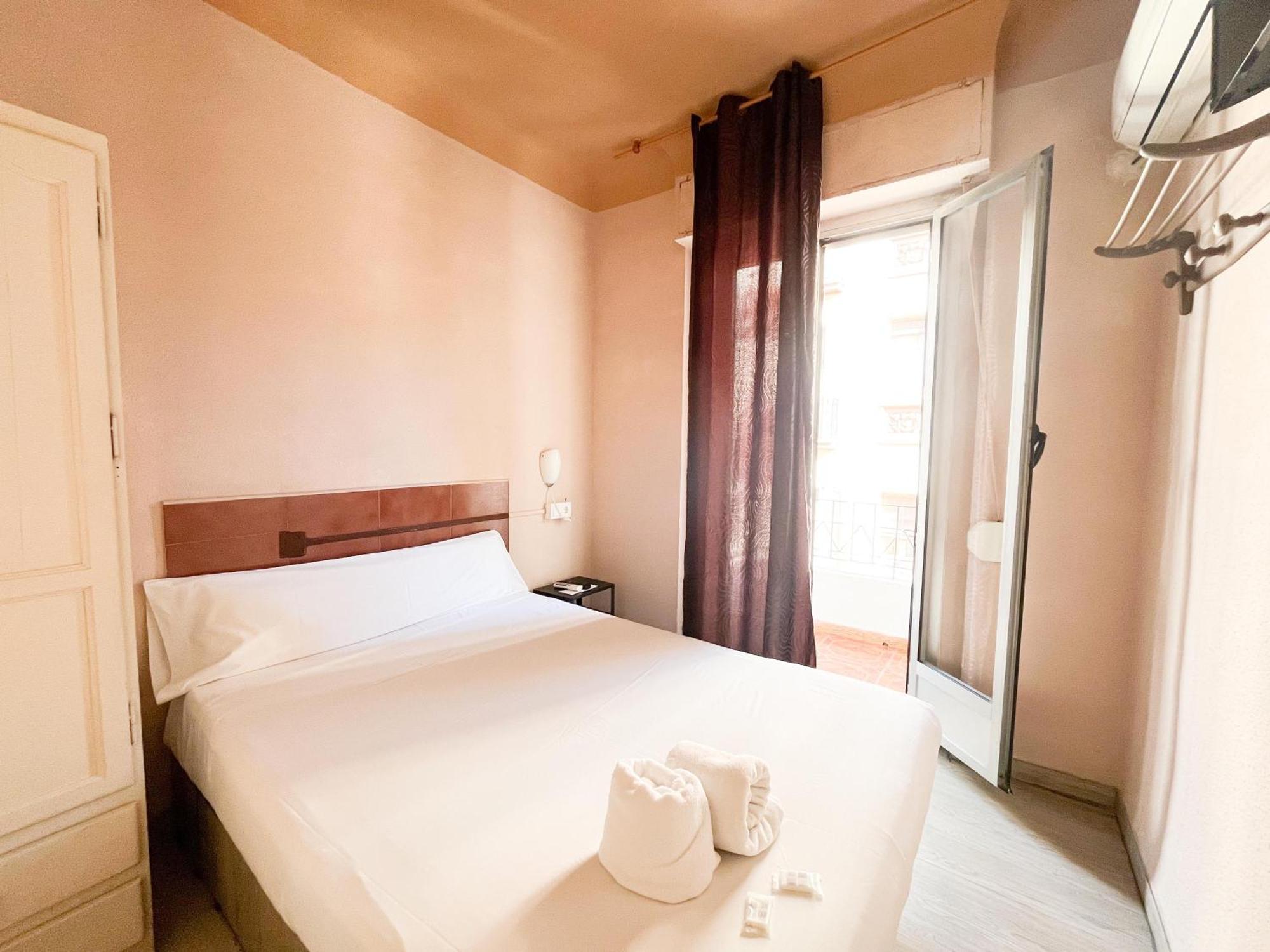 Latic Rooms Alicante Exteriör bild